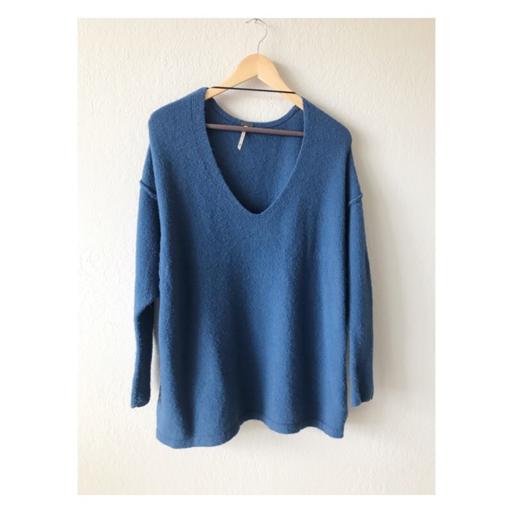 Free People ➵Sweater - Picture 1 of 5